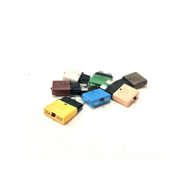 (image for) Resettable Circuit Breaker Blade Fuses 5-30 Amp